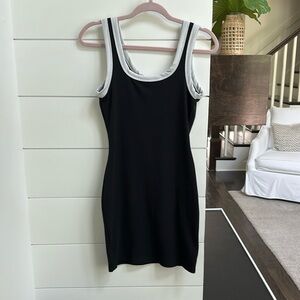 Vestique black/white dress